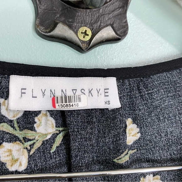Flynn‎ Skye NWOT Elsie Midi Dress Floral Dark Tulip Sz XS - Picture 2 of 7